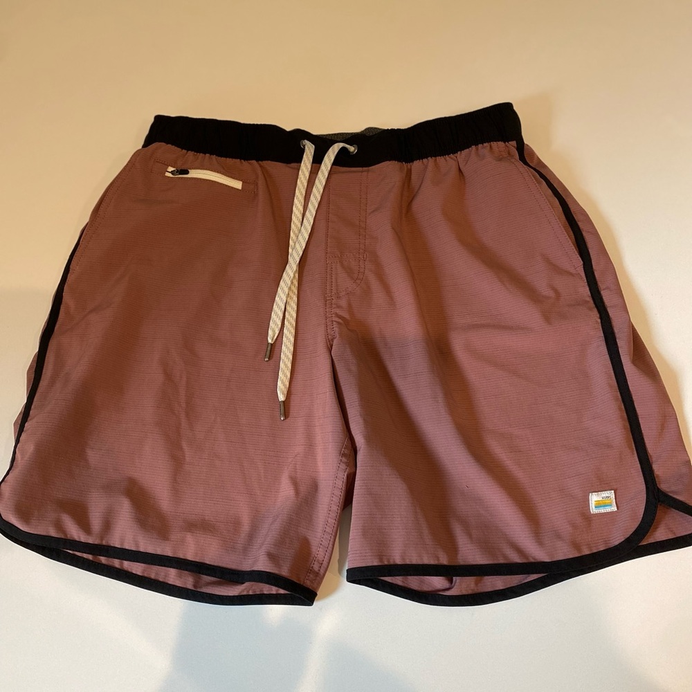 Vuori Unlined 7’ Bank Short